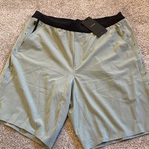Ten Thousand interval shorts XL